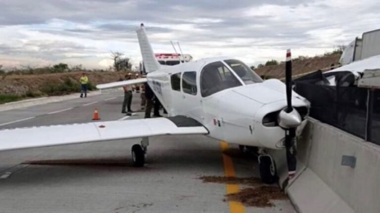 Avioneta aterriza de emergencia en el macrolibramiento de Guadalajara