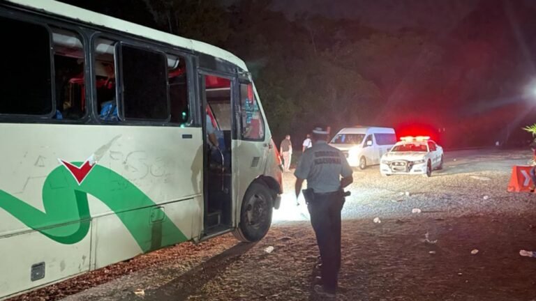 Interceptan en Chiapas a 108 migrantes centroamericanos hacinados en autobús