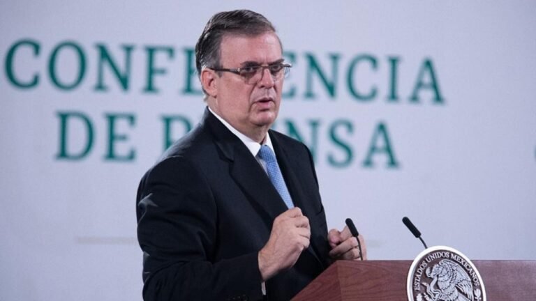 Marcelo Ebrard reitera el apoyo de bomberos mexicanos tras incendios en Canadá