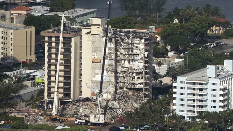 Víctimas de derrumbe en Miami recibirán, al menos, 150 mdd