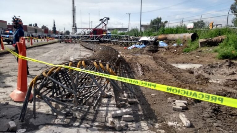 Caída de grúa en Ecatepec mata a cinco hombres en su primer día de trabajo