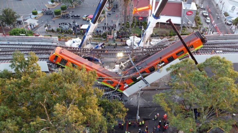 Familiares de víctimas de la L12 del Metro piden consulta para condenar a culpables