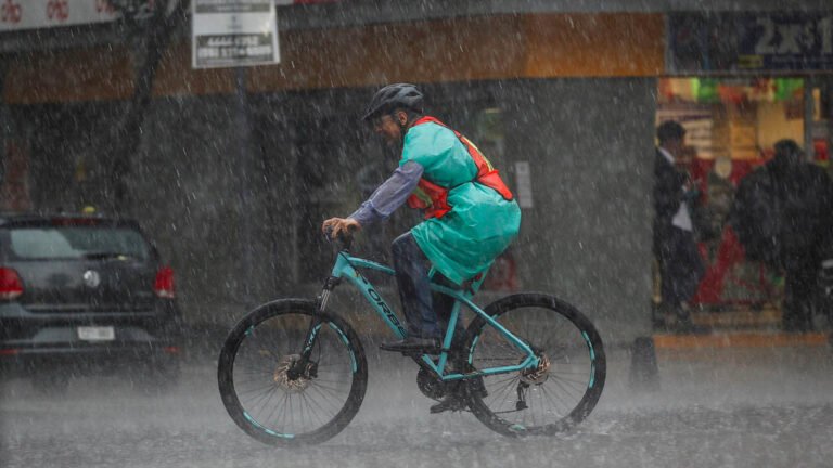 Fuertes lluvias provocan afectaciones en la Ciudad de México