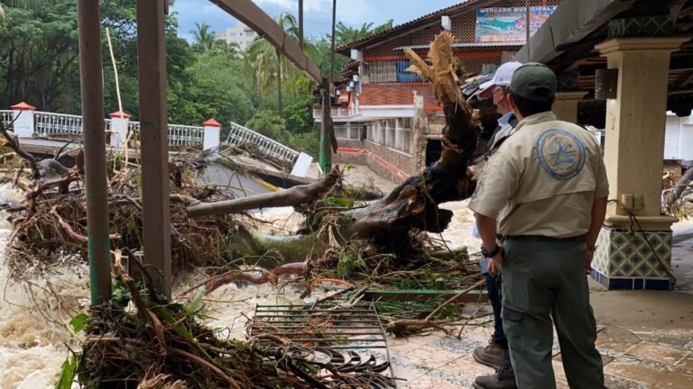 Hallan muerto a menor que desapareció tras colapso en hotel de Puerto Vallarta por Nora