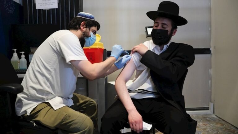 Israel registra nuevo récord de contagios de Covid-19 pese a vacunación