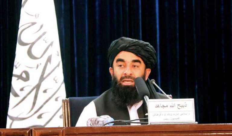 Talibanes declaran la ‘completa independencia’ de Afganistán