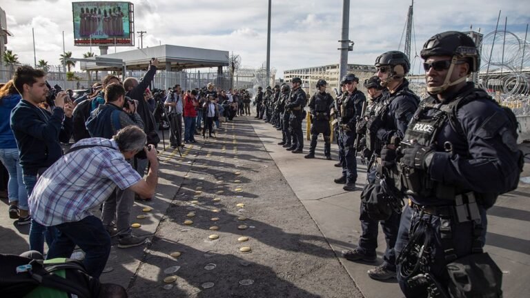 Detienen a siete soldados mexicanos que cruzaron frontera con EU