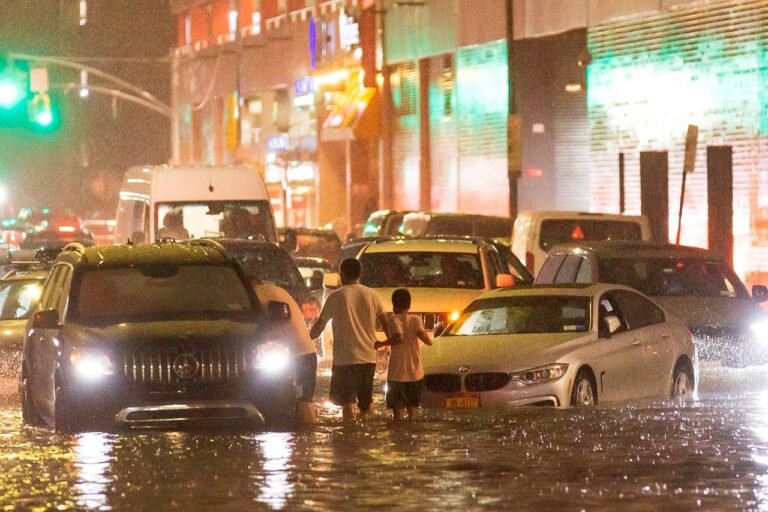 Fuertes lluvias en Nueva York y Nueva Jersey dejan al menos 23 muertos