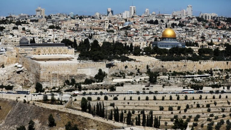 Presos palestinos escapan por túnel de prisión de alta seguridad en Israel