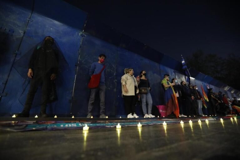 Activistas LGBT marchan para exigir justicia por crímenes de odio en México