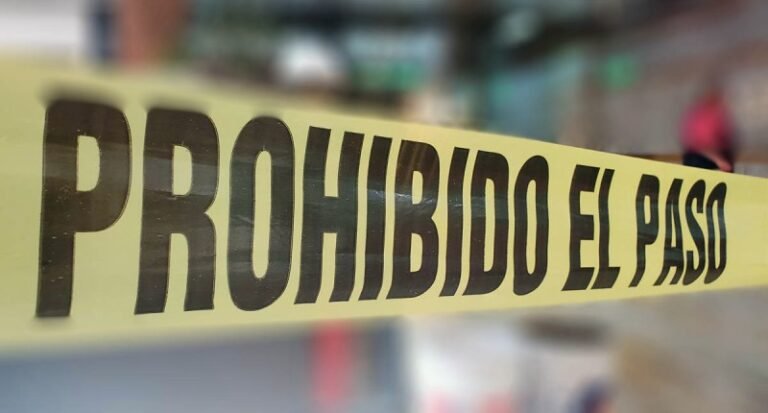 En Michoacán hallan siete cuerpos desmembrados en un taxi