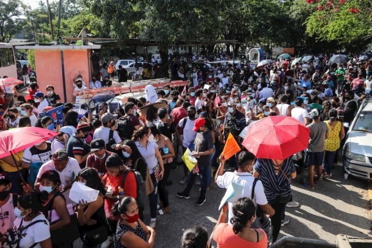 México registró en las últimas 24 horas 916 casos y 53 muertes por COVID-19