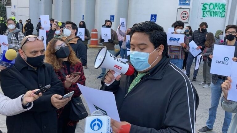 Director del CIDE convoca a diálogo a alumnos que tomaron instalaciones