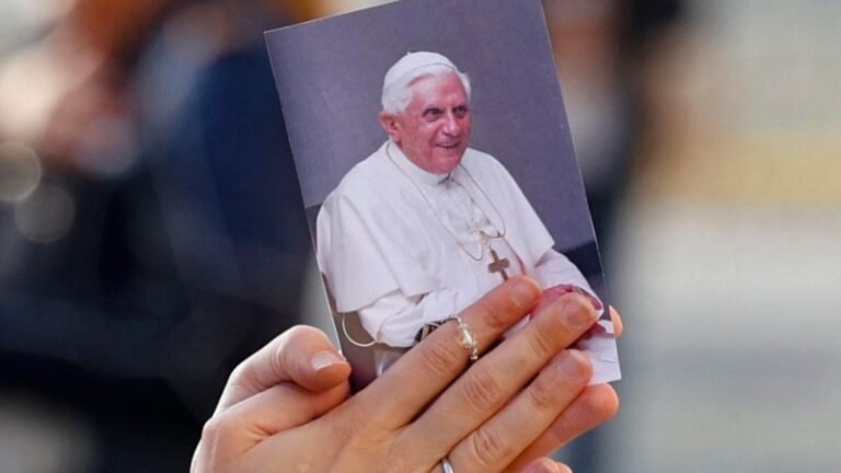 López Obrador lamenta muerte de Benedicto XVI, un “teólogo destacado”