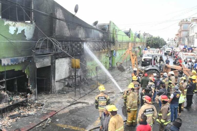 Se incendia mercado municipal de Cuautla; no hubo lesionados