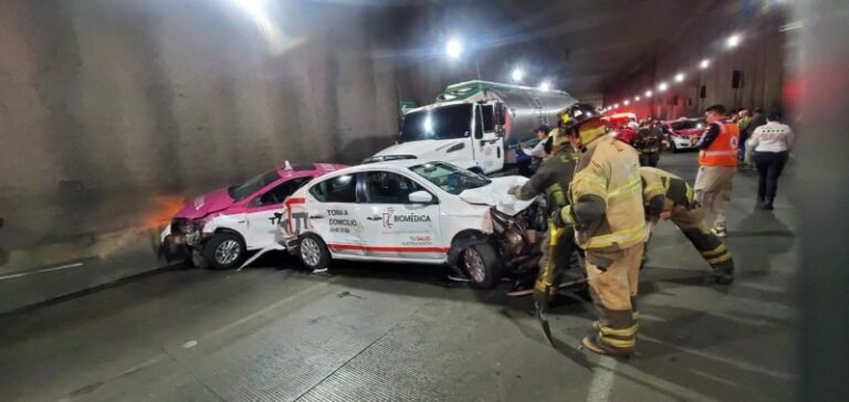 Accidente en deprimido vial de Mixcoac deja siete heridos