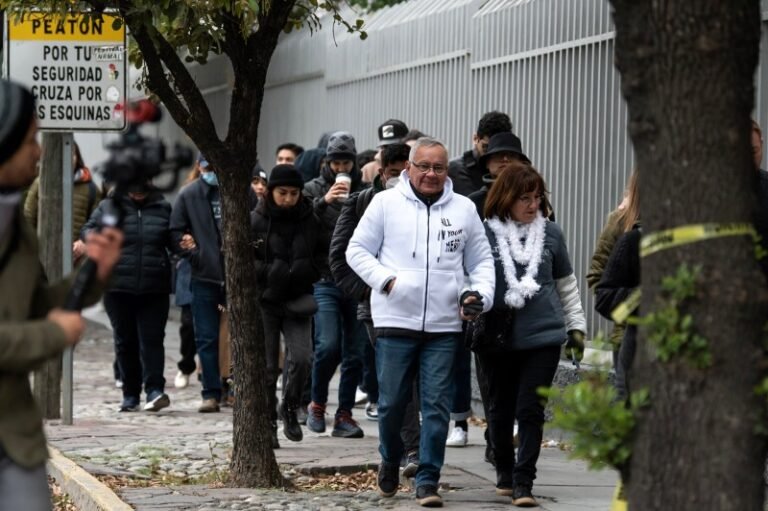 Marcha recuerda a estudiantes mexicanos asesinados por soldados