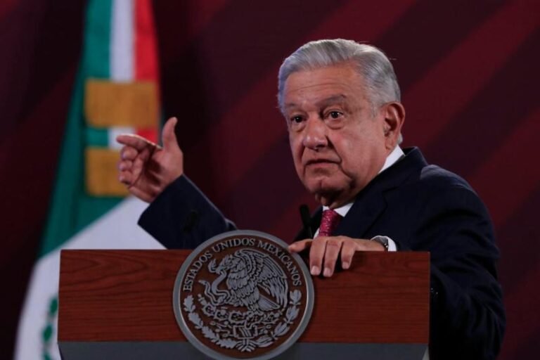 “Se hace investigación e inteligencia”: AMLO niega espionaje de Sedena