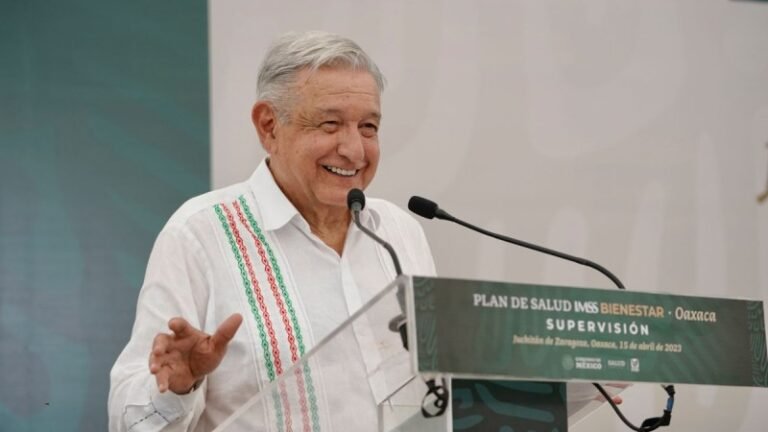 AMLO llama a cerrar filas con el aspirante que gane la encuesta de Morena para la candidatura presidencial