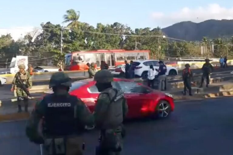 Asesinan a líder transportista en Acapulco, Guerrero