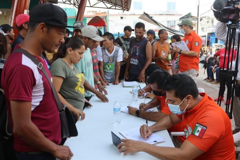 Autoridades mexicanas disuelven ‘Viacrucis’ migrante con entrega de visas