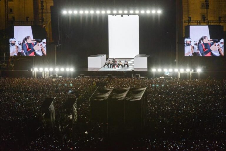 Detienen a 6 por robo en concierto de Rosalía en el Zócalo