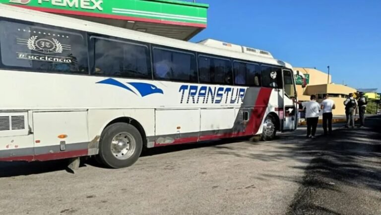 Detienen en Quintana Roo a 49 migrantes que viajaban en autobús