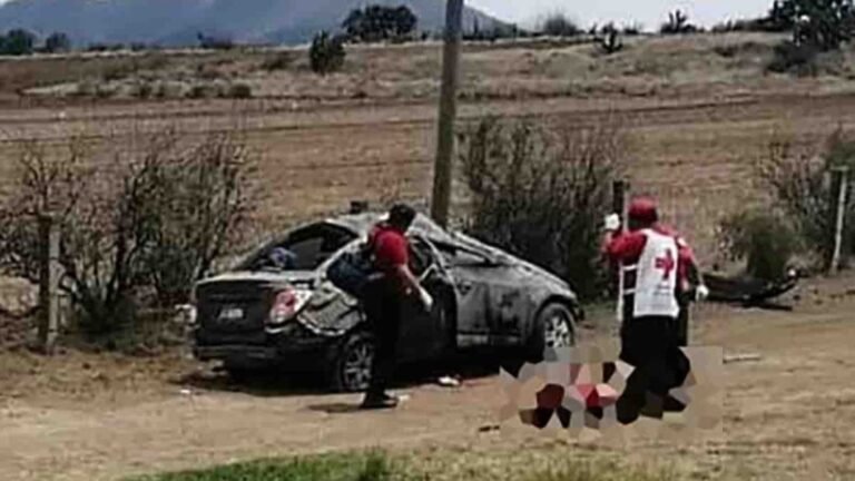 Dos muertos y tres heridos por volcadura en la México-Tuxpan