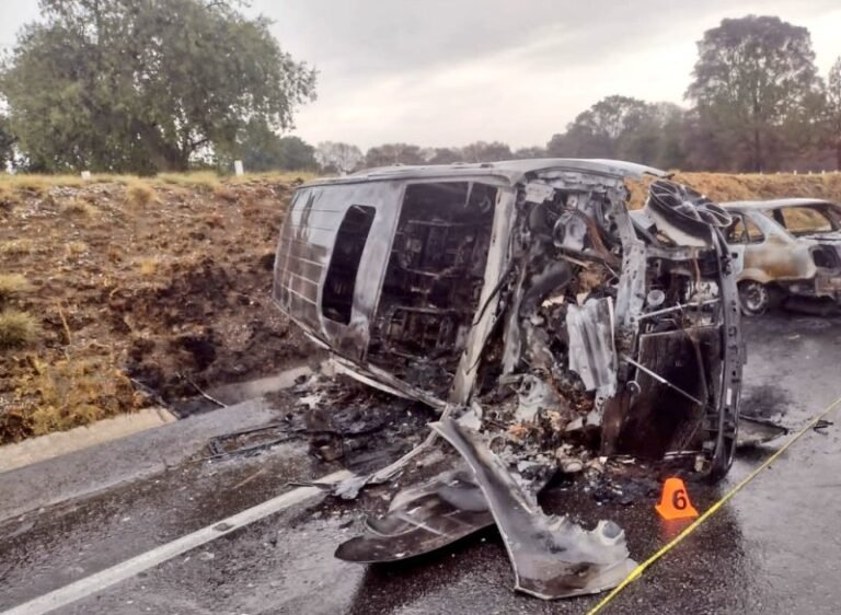 Fuerte accidente sobre la Amozoc-Perote, a la altura de Zitlaltepec, deja cinco muertos