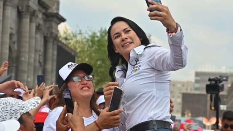 “Contra viento y marea, les vamos a ganar”, asegura Alejandra del Moral en cierre de campaña