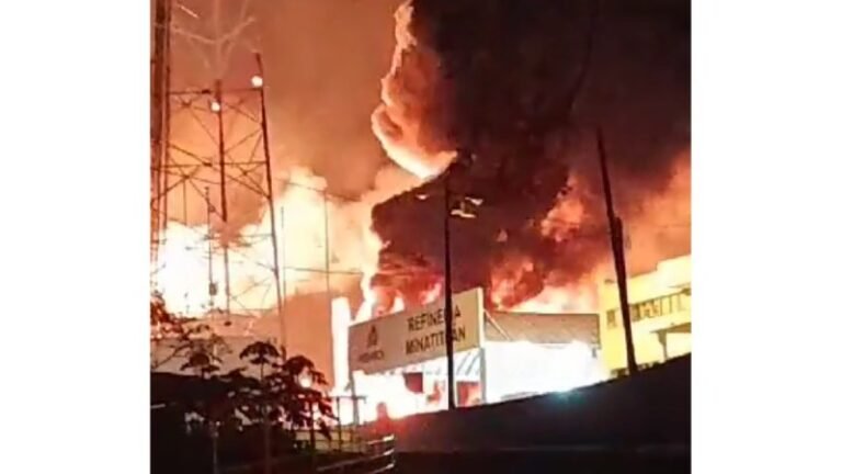 Incendio en la Refinería Lázaro Cárdenas de Minatitlán, en Veracruz