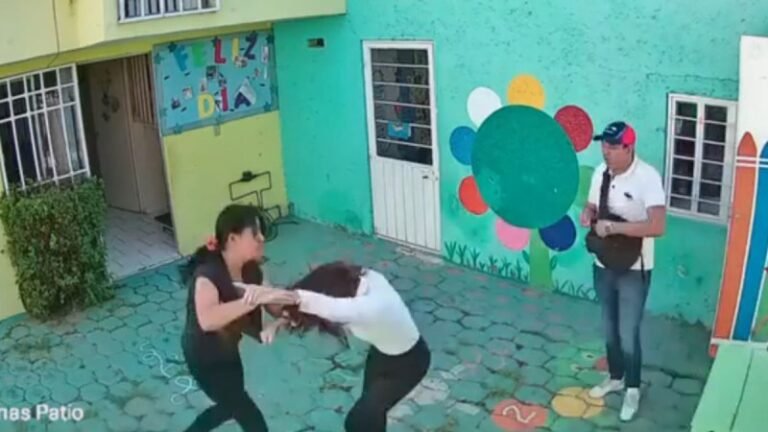 Entregan a abuelos paternos a hijo de pareja que golpeó a profesora en Cuautitlán Izcalli