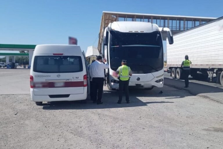 Aseguran a 520 migrantes en carreteras de Sonora