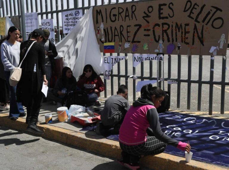 Grupo Plural acusa a Francisco Garduño de chantajear a migrantes para que retiren demandas por incendio en Ciudad Juárez