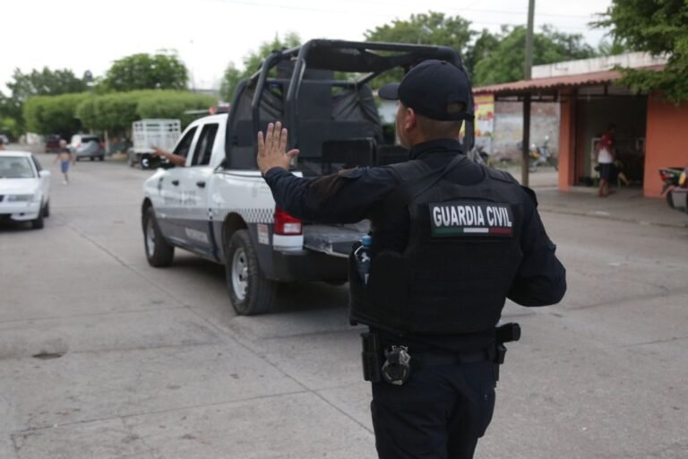 Liberan a 26 presuntos autodefensas detenidos en La Ruana