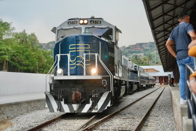 López Obrador realiza recorrido de prueba del Tren Interoceánico