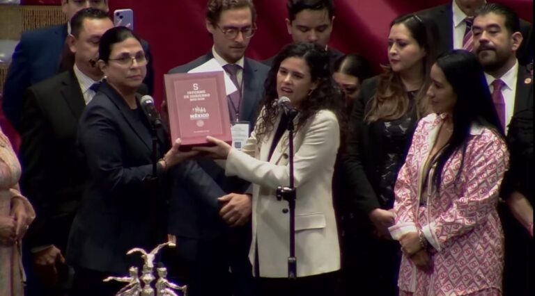 Luisa María Alcalde entrega Quinto Informe de Gobierno en San Lázaro