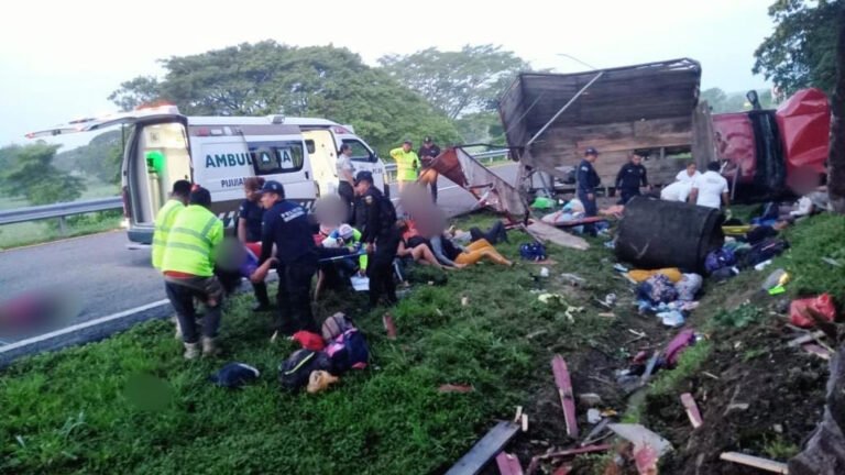 Accidente en Pijijiapan deja 10 migrantes muertos y 15 heridos