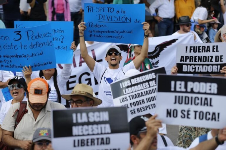 AMLO atribuye al “bloque conservador” la protesta del Poder Judicial