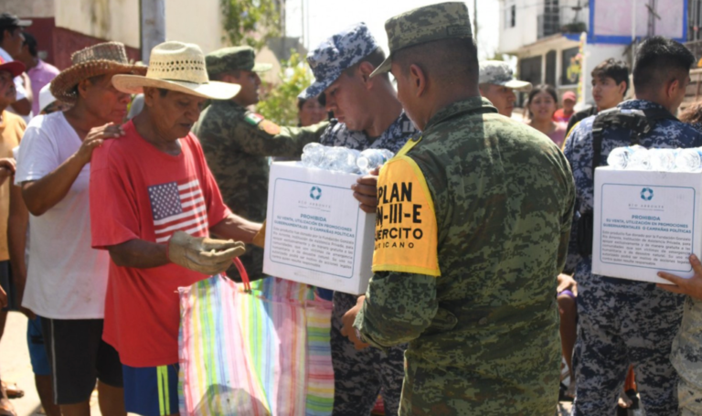 Comienza a llegar ayuda humanitaria a Acapulco