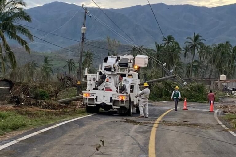 Fueron 1.3 millones de usuarios totales afectados en la electricidad por huracán Otis en Guerrero: CFE