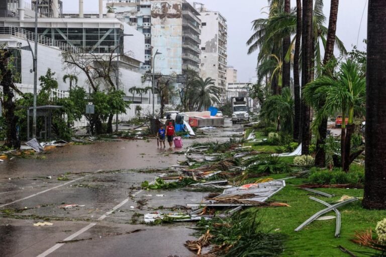 Huracán Otis deja un Acapulco devastado y en el caos