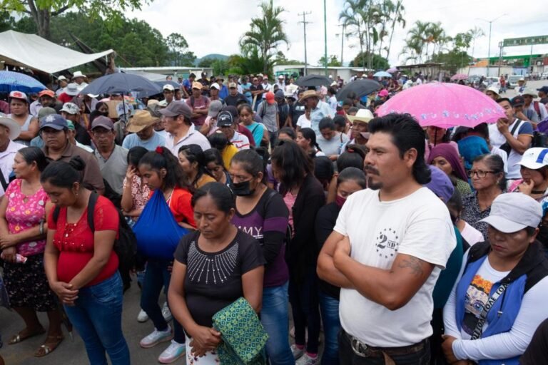 Indígenas denuncian “racismo” de López Obrador ante la falta de ayuda