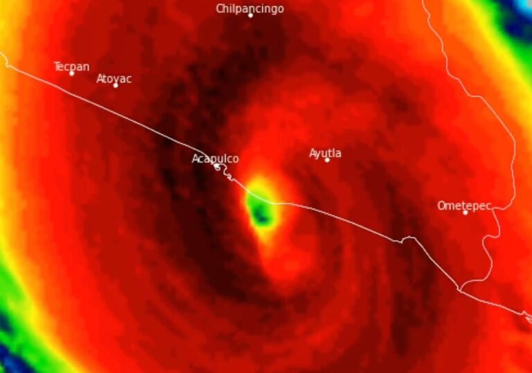 Otis toca tierra cerca de Acapulco, Guerrero