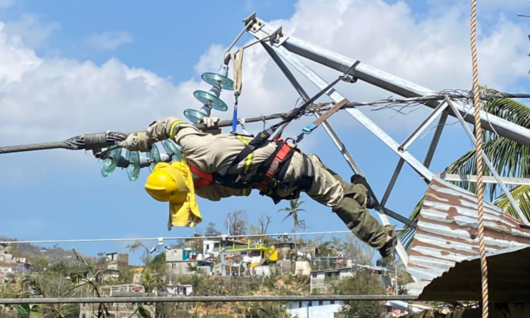 Se ha restablecido el 55 por ciento de energía eléctrica en Guerrero tras Otis