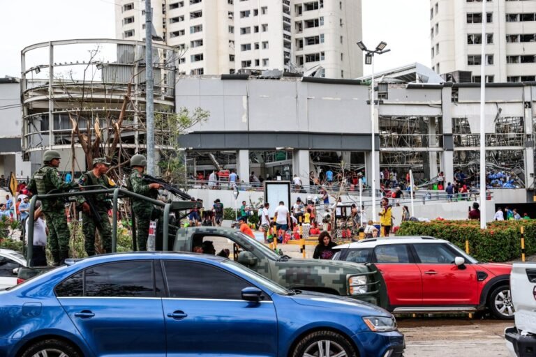 Turistas podrán salir de Acapulco en autobuses