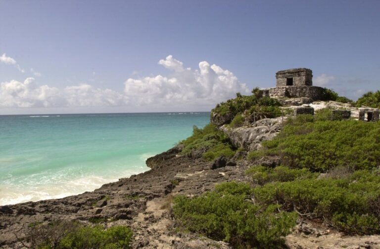 Quintana Roo cumple 50 años como el destino “más atractivo del mundo”