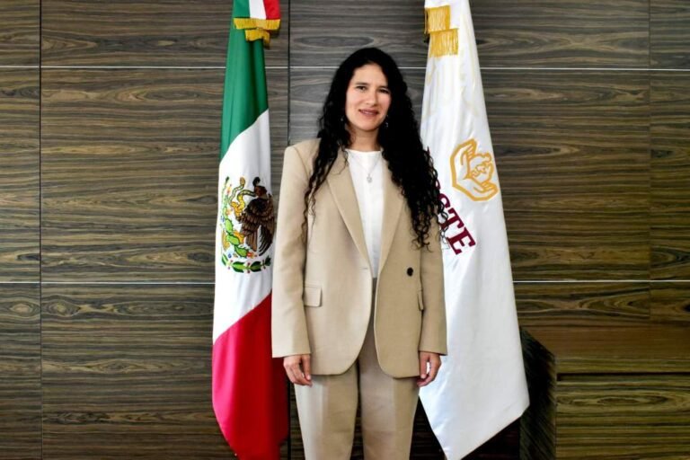 AMLO designa a Bertha Alcalde como nueva titular del ISSSTE