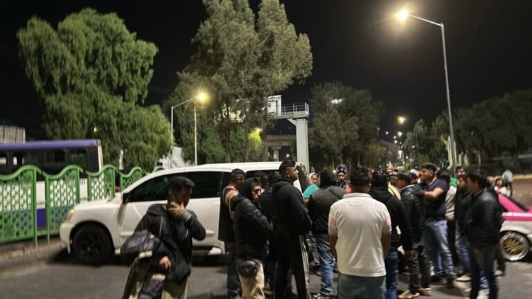 Manifestantes colapsan circulación en Tlalpan; reportan agresiones a automovilistas