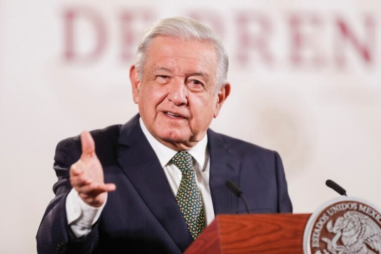 AMLO propone dar “seminarios” de historia en la conferencia matutina